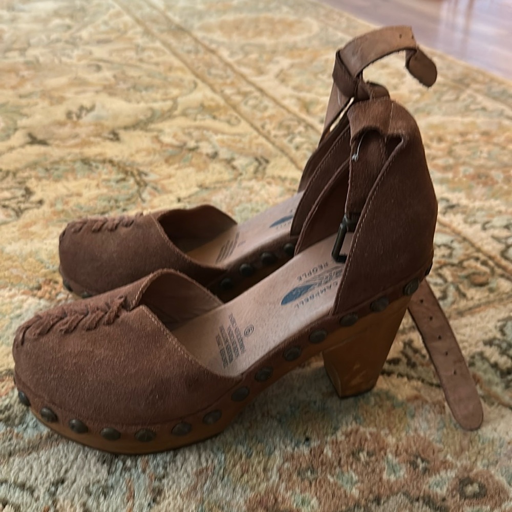 Cutest clogs!